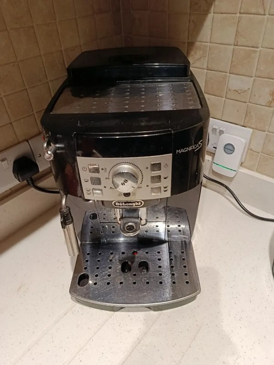 De Longhi Bean To Cup Coffee Machine