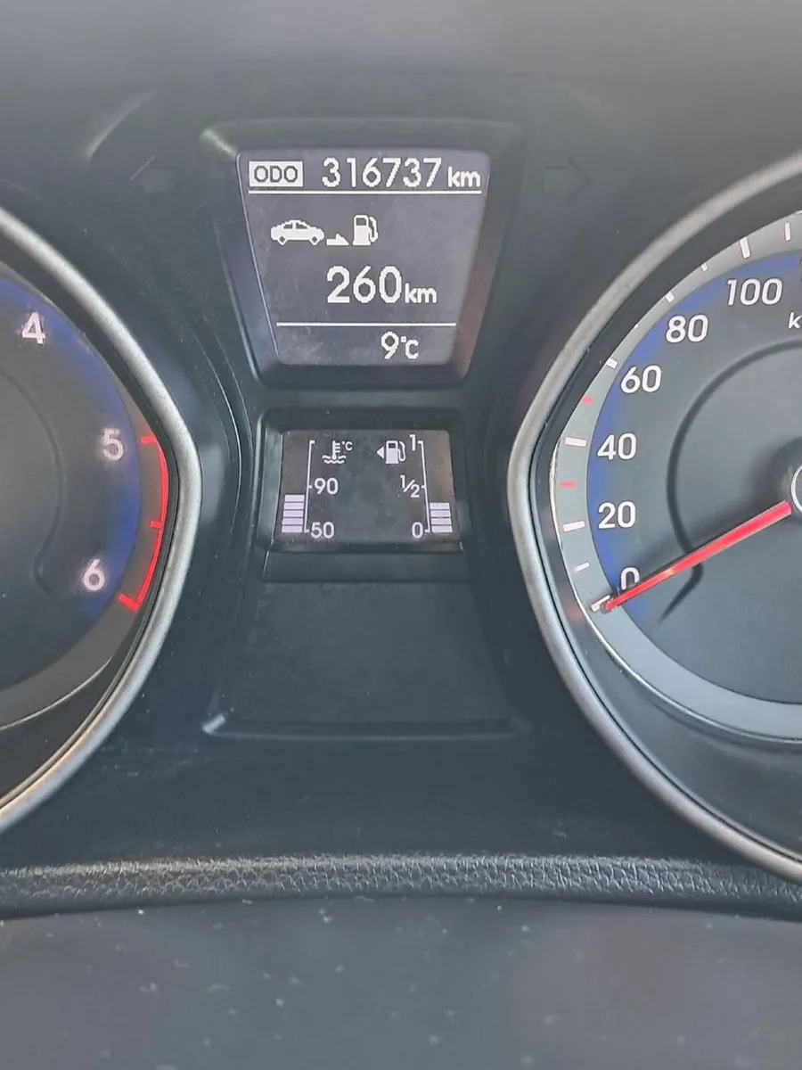 Hyundai i30 2015 Tax & Tested - Image 3