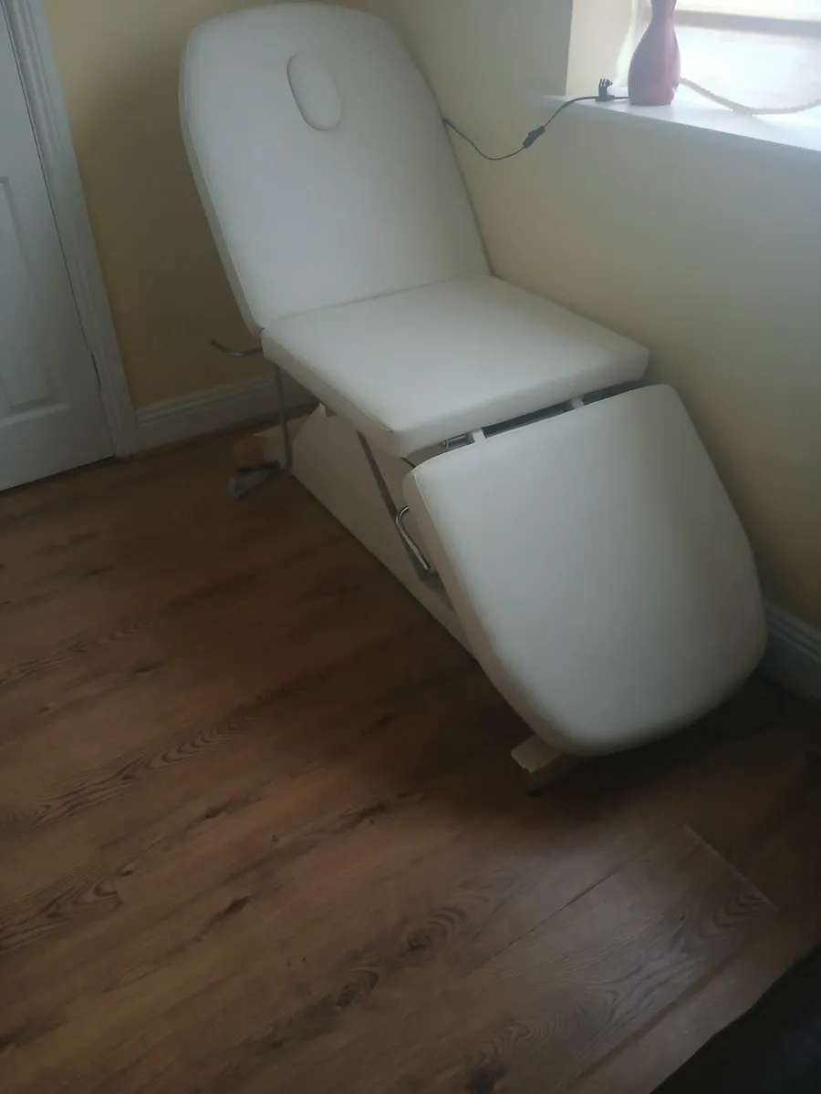 Couch massage bed coffee table - Image 1