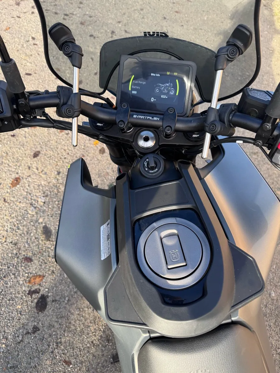 Husqvarna 401. Ktm. Svartpilen - Image 1