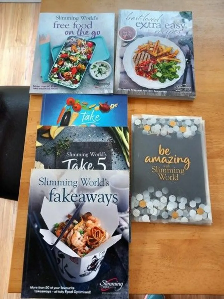 Slimming World and Pinch of Nom books - Image 1