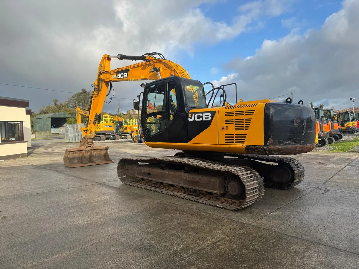 2013 JCB JS220LC - Image 4