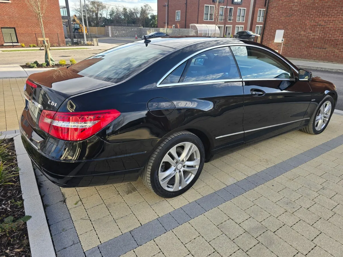 2011 Mercedes E Class Coupe NCT 07/26 - Image 3