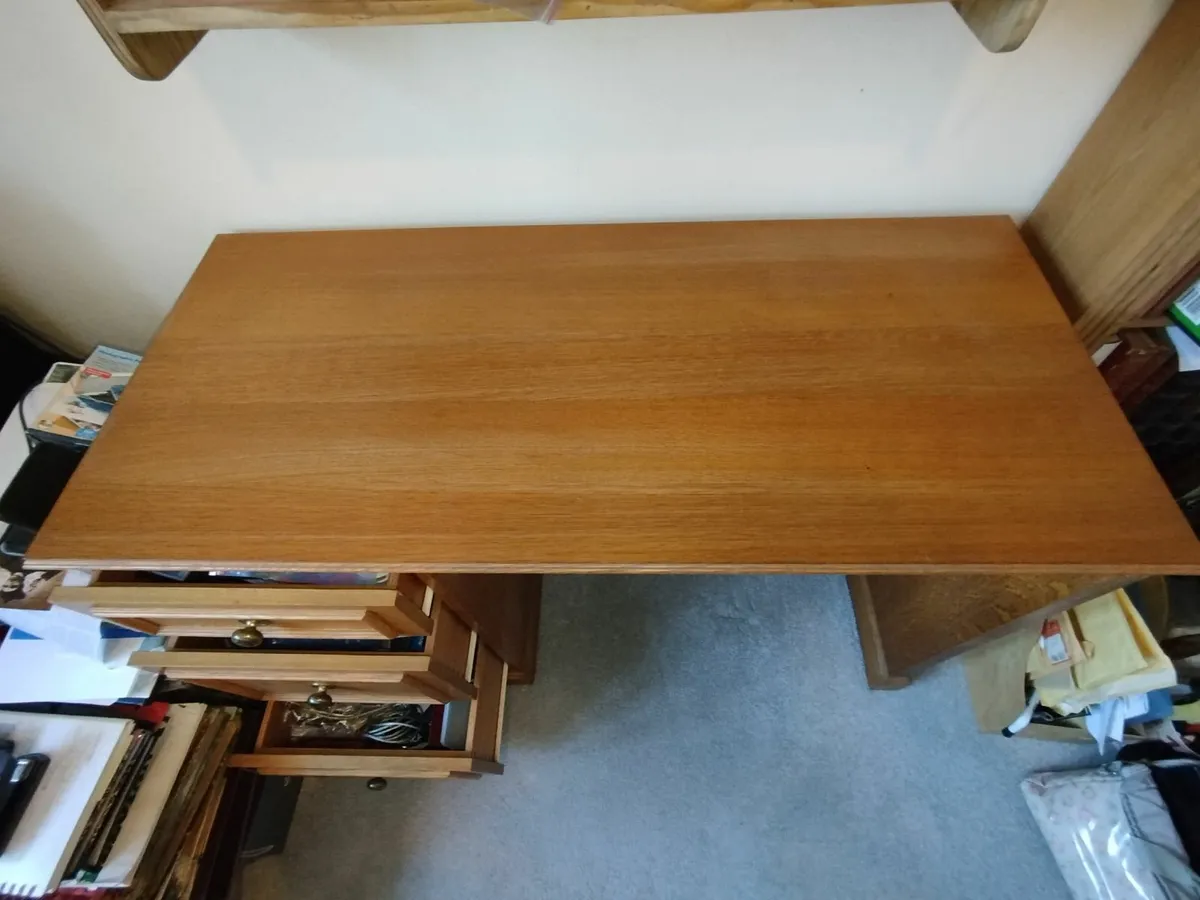 Office desk - Image 2