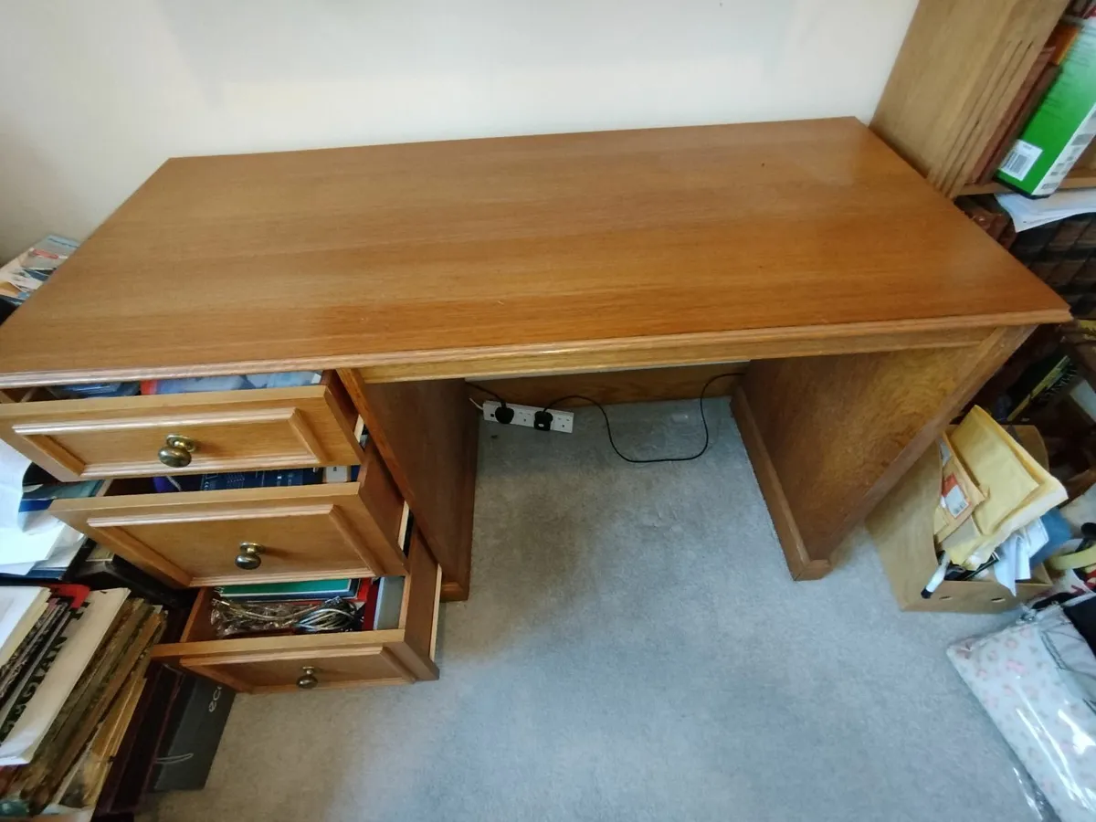 Office desk - Image 3