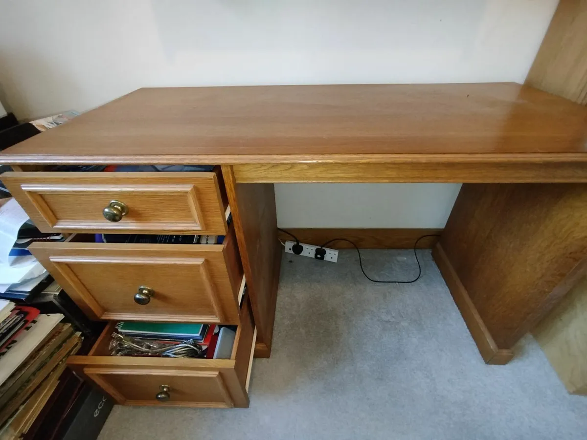 Office desk - Image 4