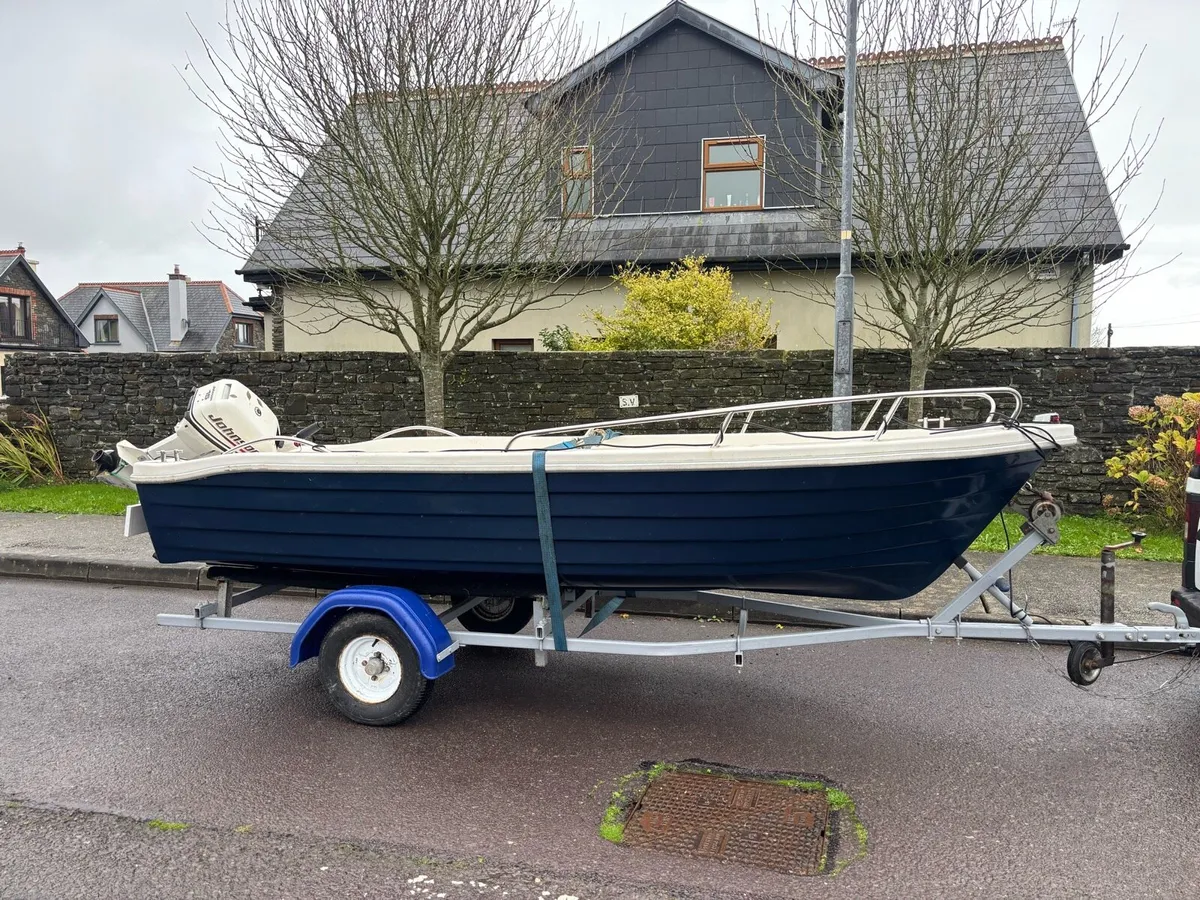 14 foot boat - Image 1