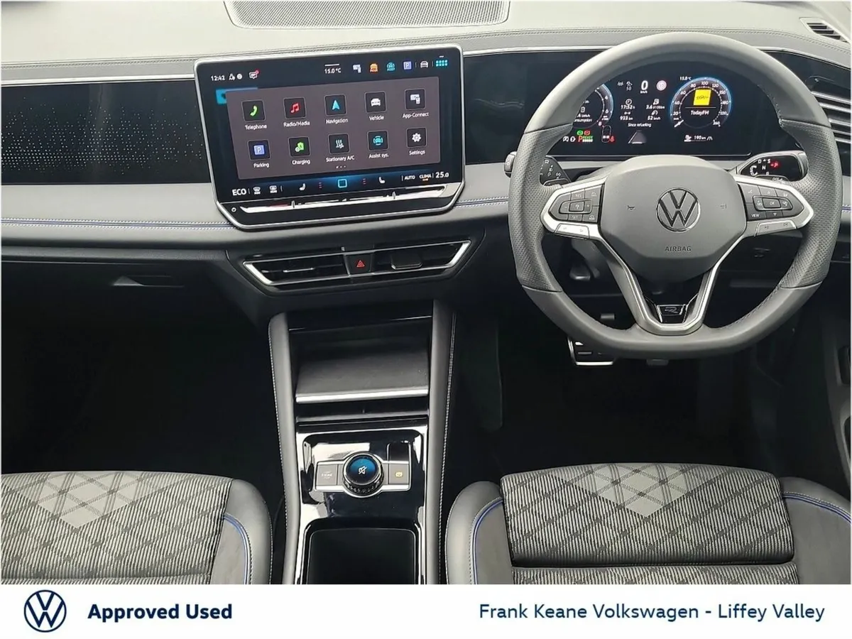 Volkswagen Tiguan R-LINE AUTO 1.5 PHEV 204HP *PLUG - Image 2