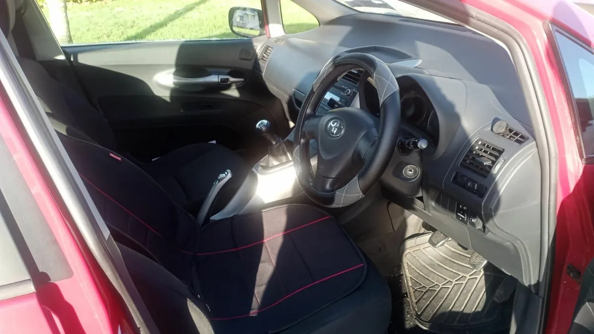 Toyota Auris 2007 - Image 3