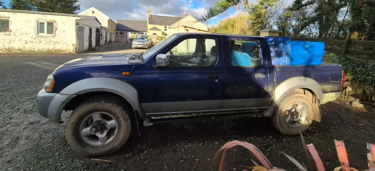 Nissan Navara 2003 - Image 2