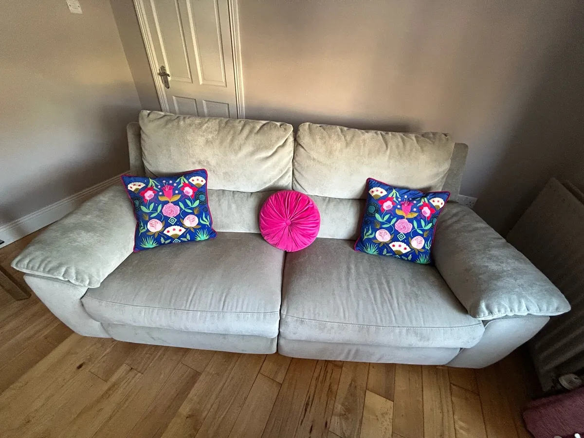 3 Seater sofa - Image 1