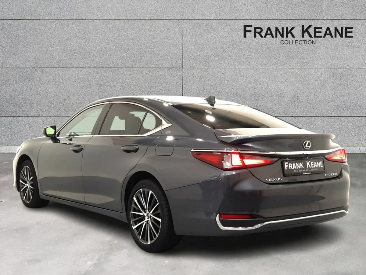 Lexus ES ES 300h Dynamic Sunroof - Image 3