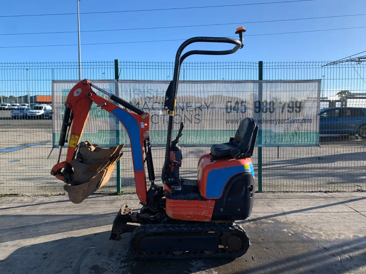 2017 KUBOTA K008 MINI EXCAVATOR C/W 3 X BUCKETS - Image 2
