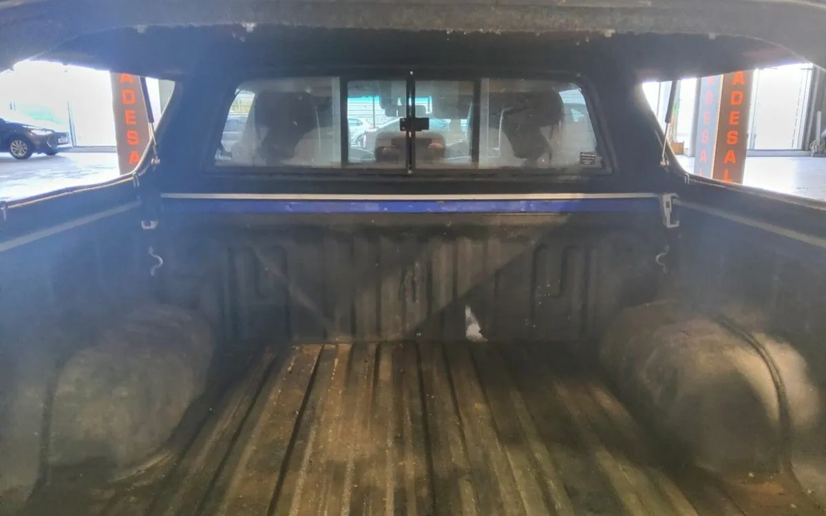 Toyota Hilux HILUX 2.4 D4D INVINICBLE X D/C - Image 3