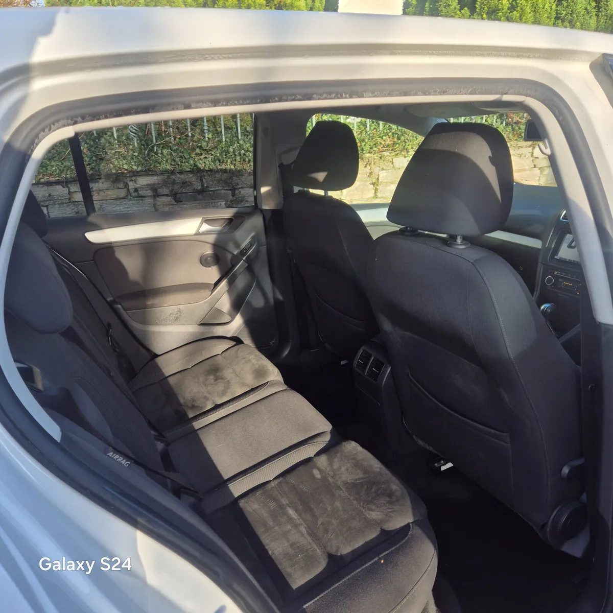 2012Volkswagen Golf 1.4 tsi highline Automatic - Image 2