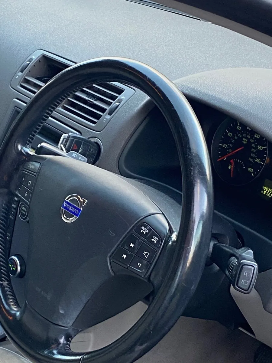 Volvo V50 2011 - Image 1