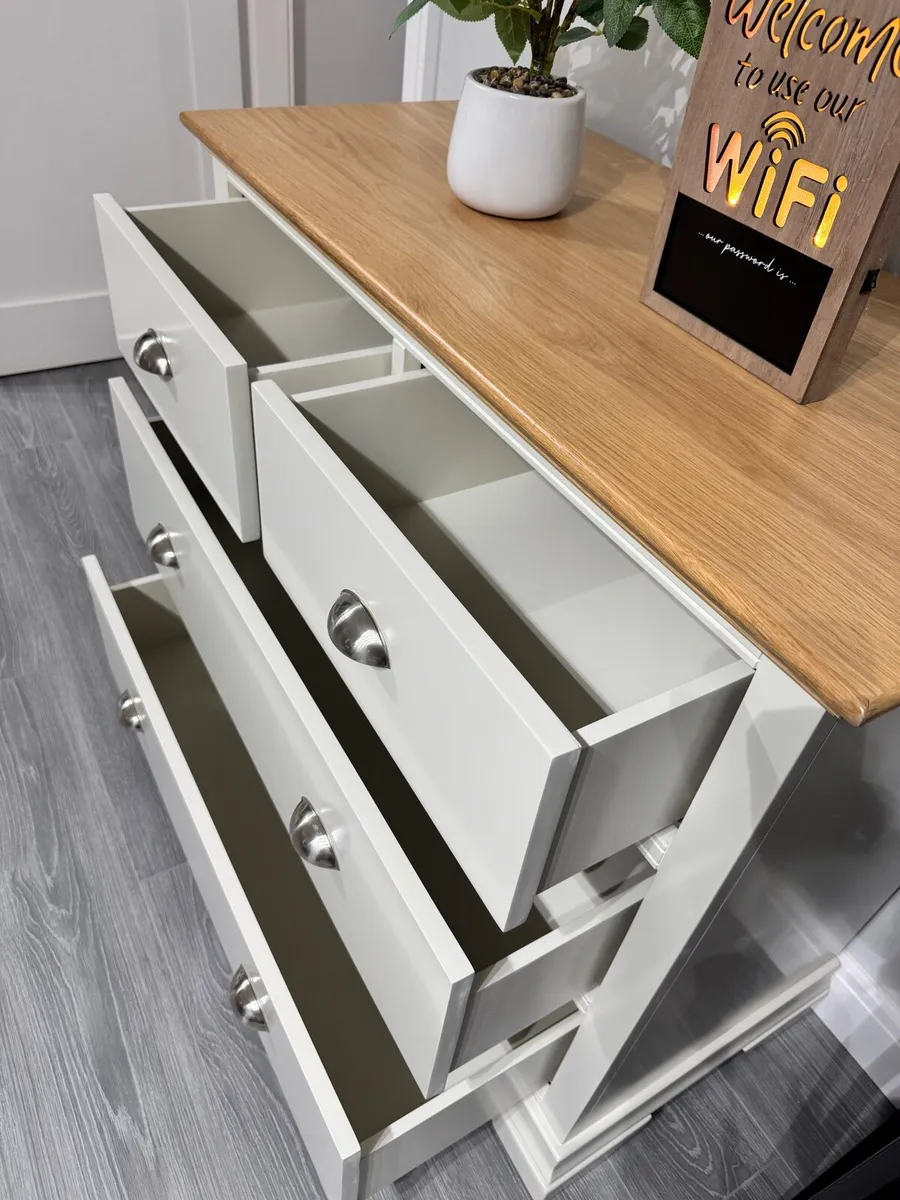 Oak chest of 4 drawer New - Image 4