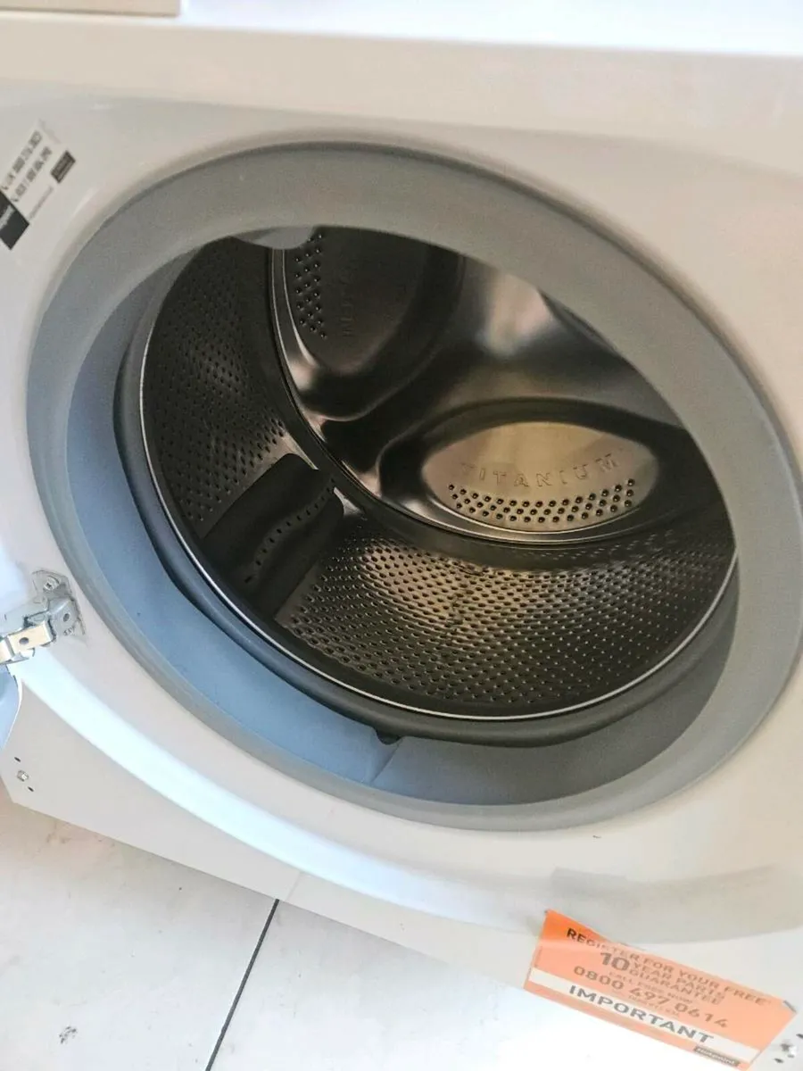 Hotpoint washer dryer - Image 2