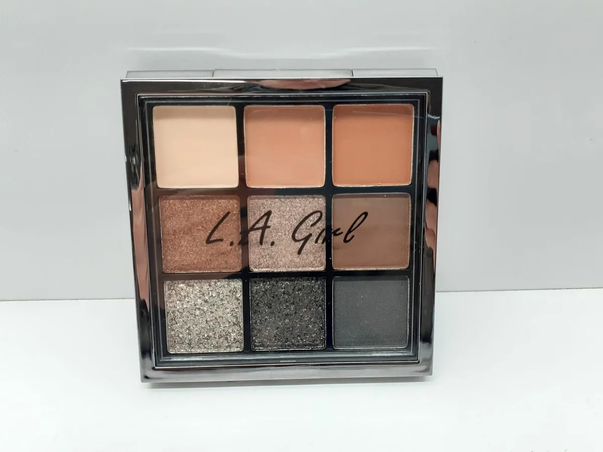 Christmas Cosmetic Auction - Image 3