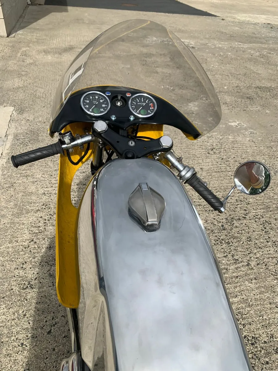 NORTON COMMANDO 750 1972 - Image 2