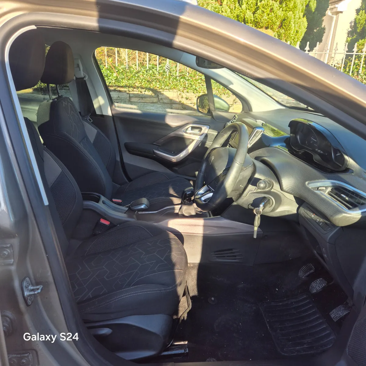 2016 Peugeot 2008 1.2 petrol 67k miles - Image 4