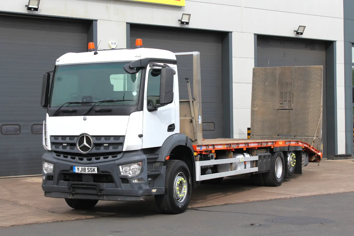 2018 (18) MERCEDES-BENZ 6X4 BEAVERTAIL (EURO 6) - Image 1
