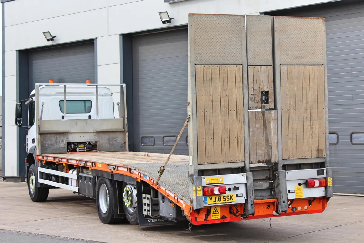 2018 (18) MERCEDES-BENZ 6X4 BEAVERTAIL (EURO 6) - Image 4