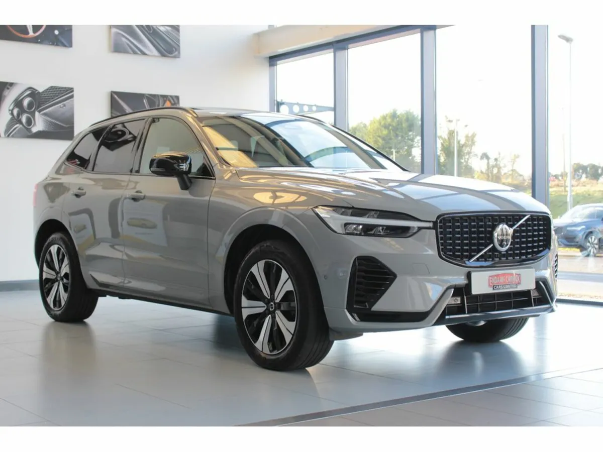 Volvo XC60 T6 PLUS DARK RECHARGE AWD - Image 3