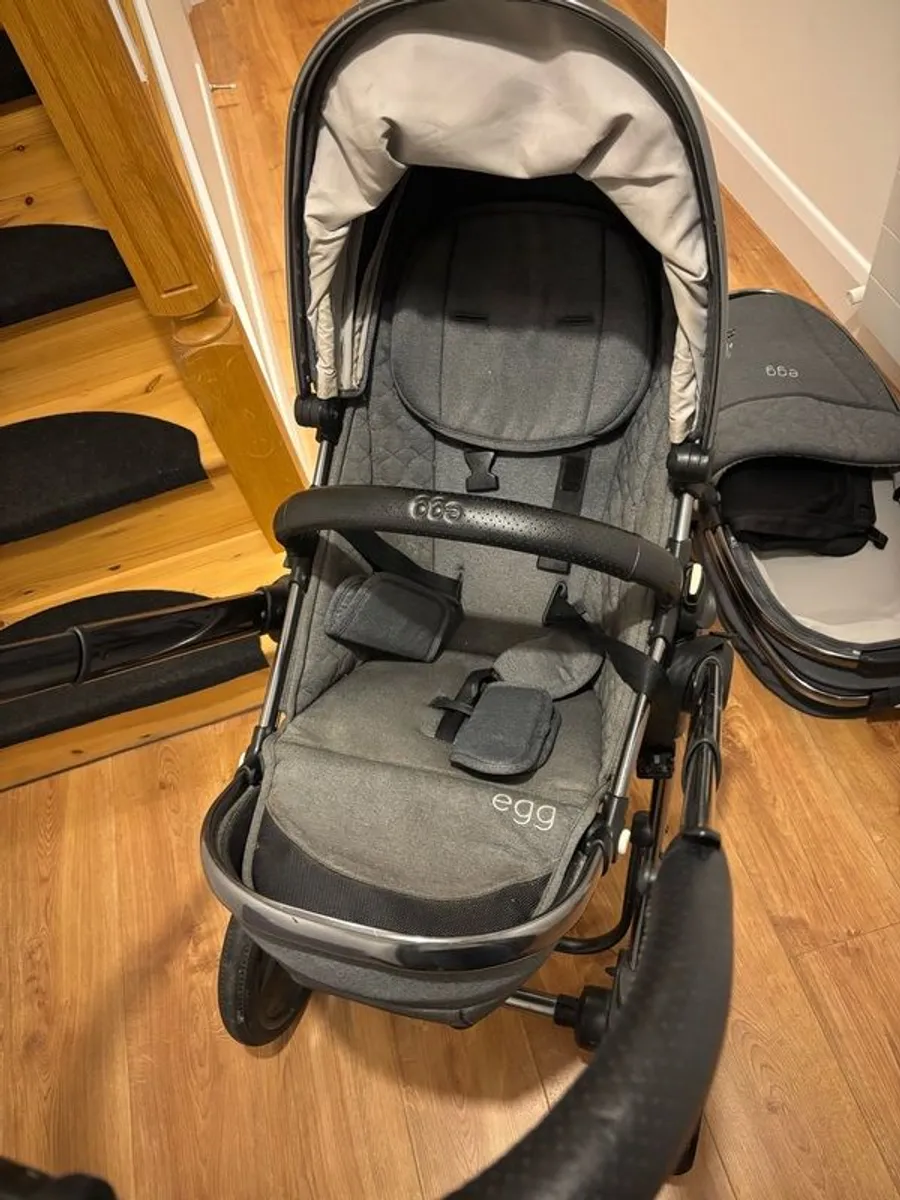 Egg2 Travel system - Image 1