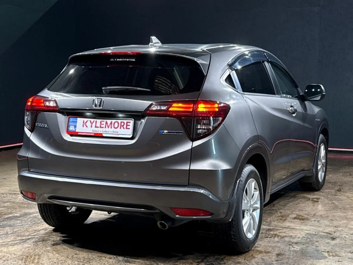 Honda Vezel HYBRID - PADDLE SHIFT - CRUISE CONTROL - Image 4