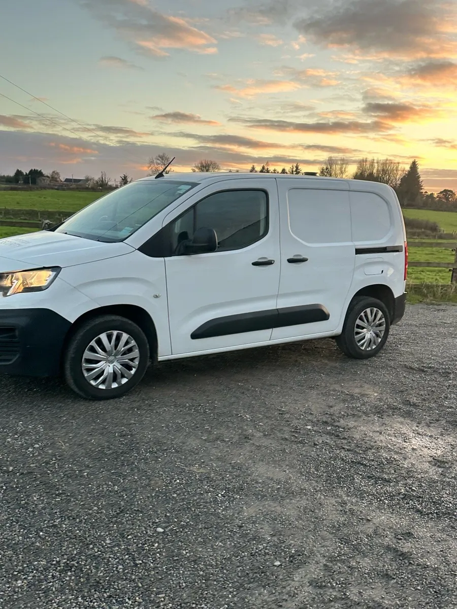 2021 Peugeot partner - Image 2