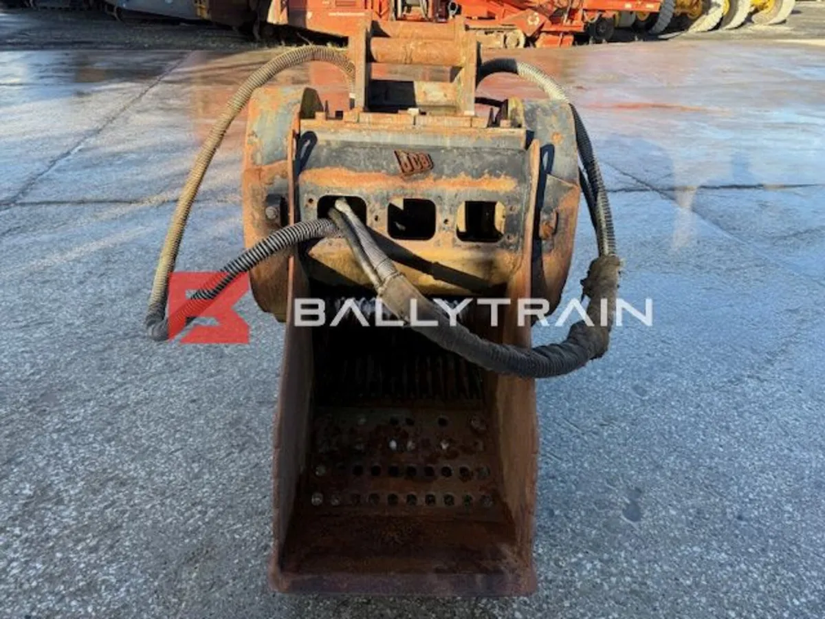 MB BF60.1 Crusher Bucket (13-20Ton) - Image 4