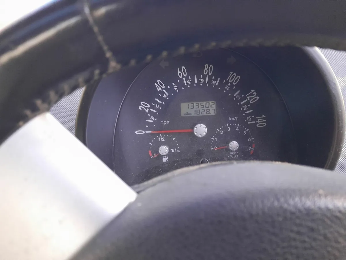 Volkswagen Beetle 2002 - Image 4