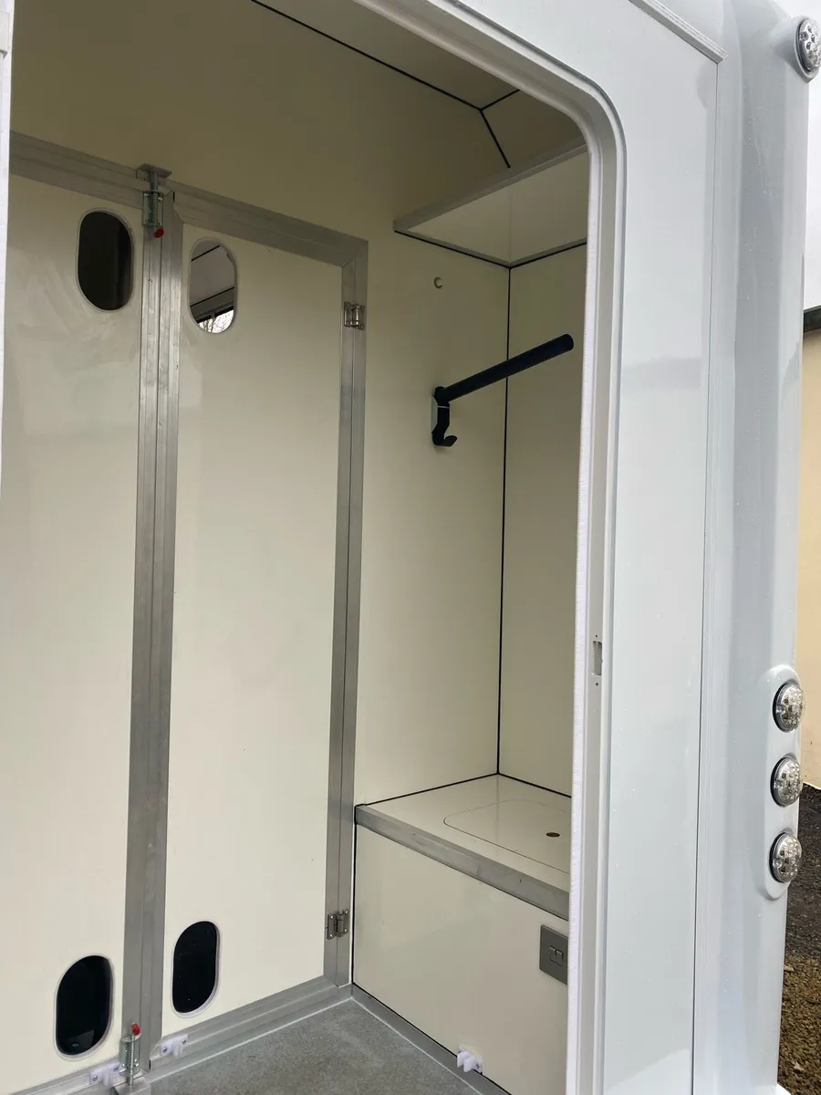 3.5 ton 2 horse van - Image 4