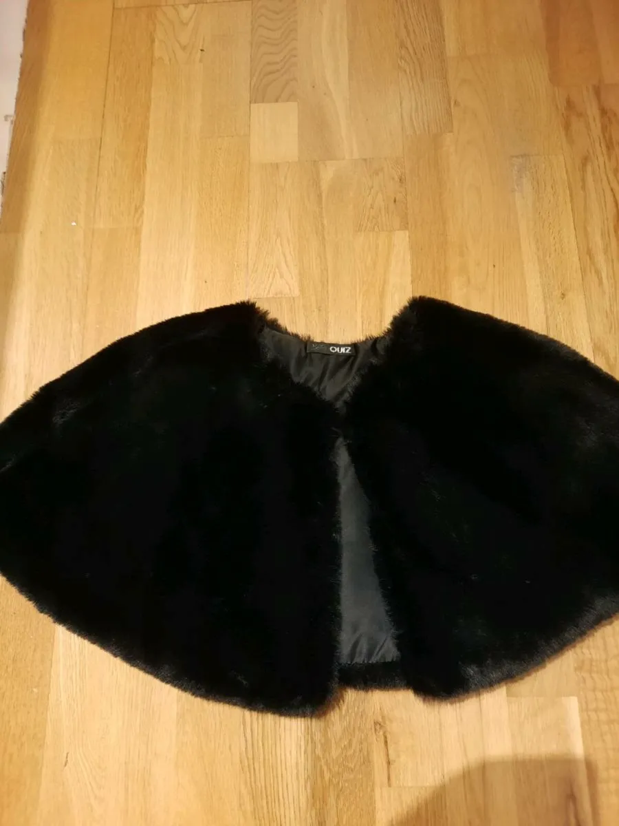 Black fur stowl/wrap - Image 1