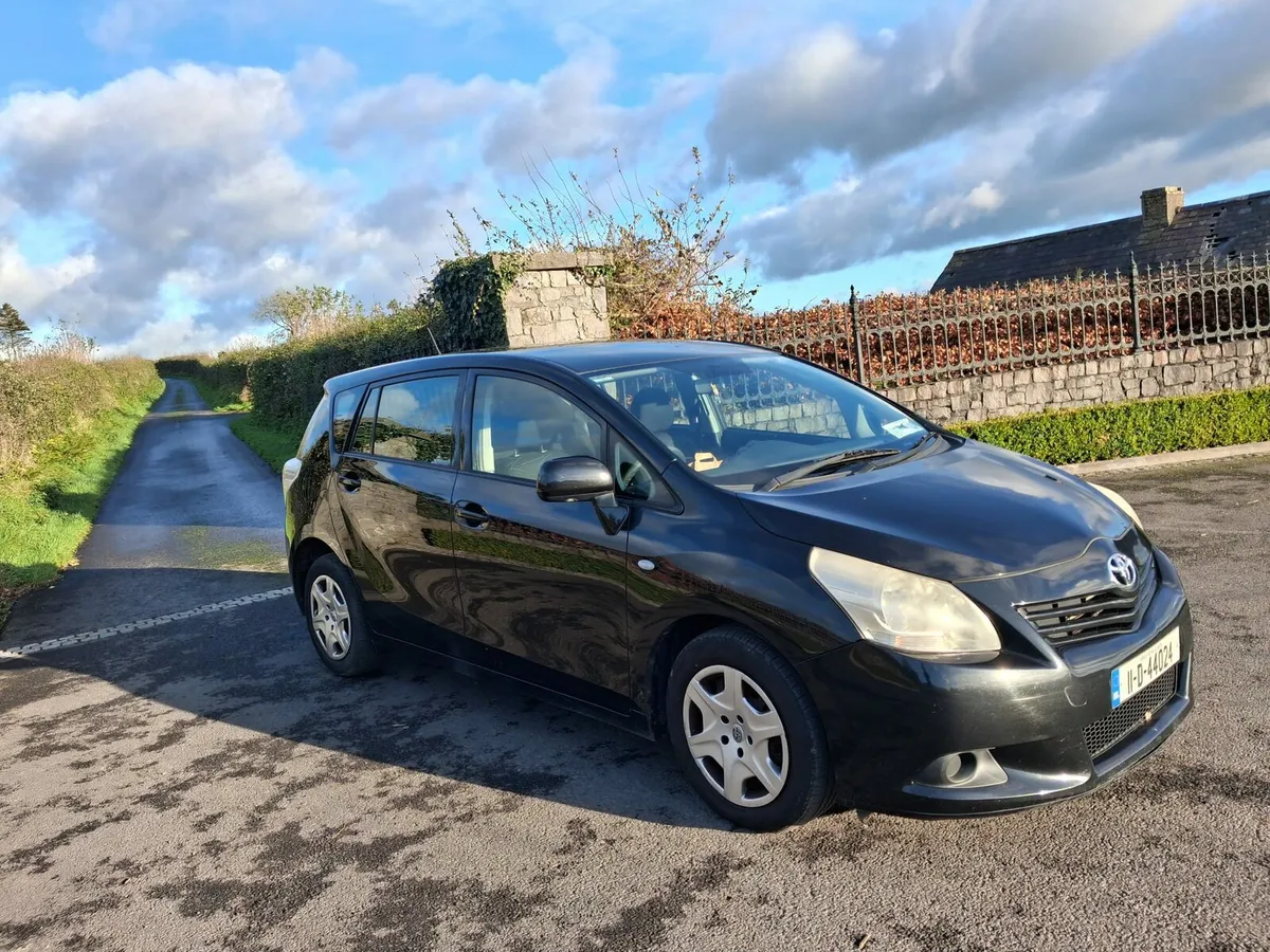 Toyota Verso only 192000kms NCT 5/26 TAX 4/26 - Image 1