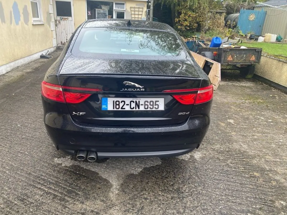 2018 Jaguar Xf - Image 2