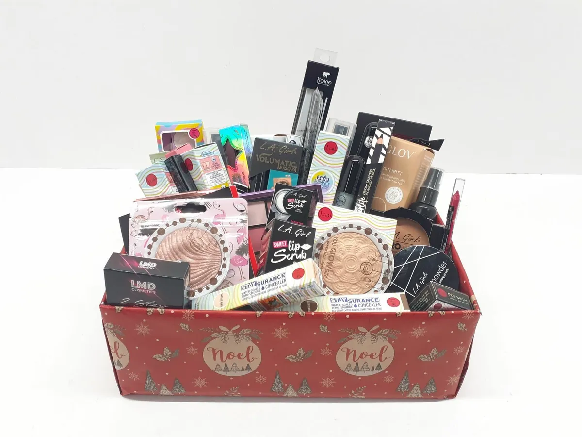 Online Auction Of A Goodie Box & More!! - Image 1