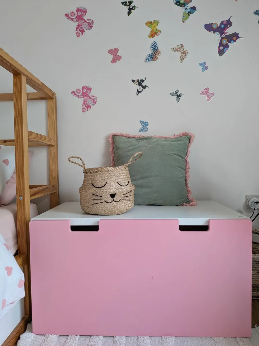 Children's bench storage