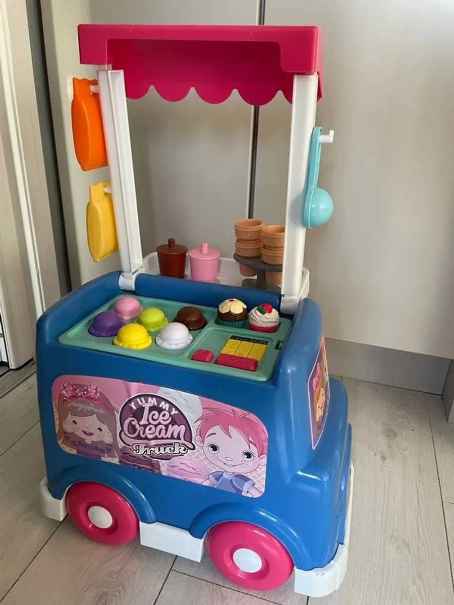 Ice Cream Truck - Image 1