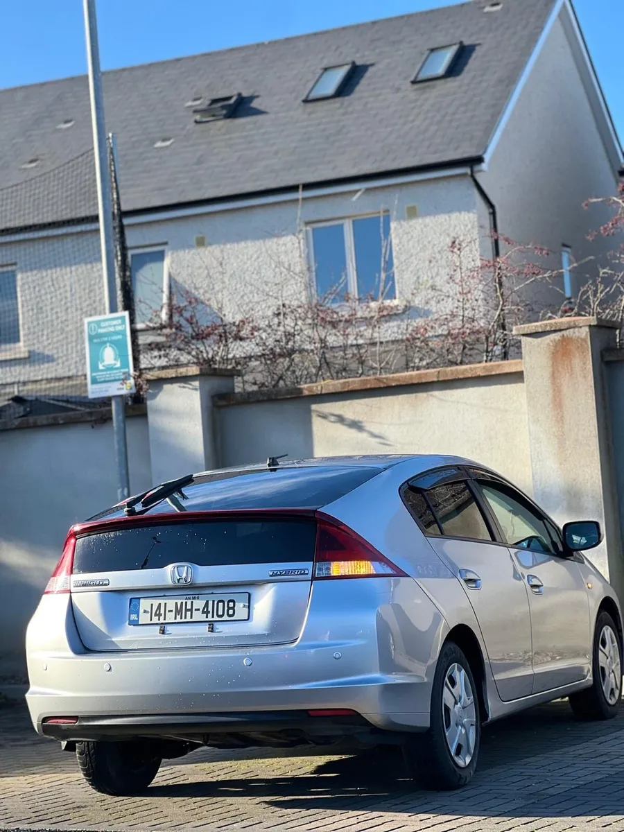 Honda Insight Hybrid Auto 2014 - Clean,Reliable - Image 3