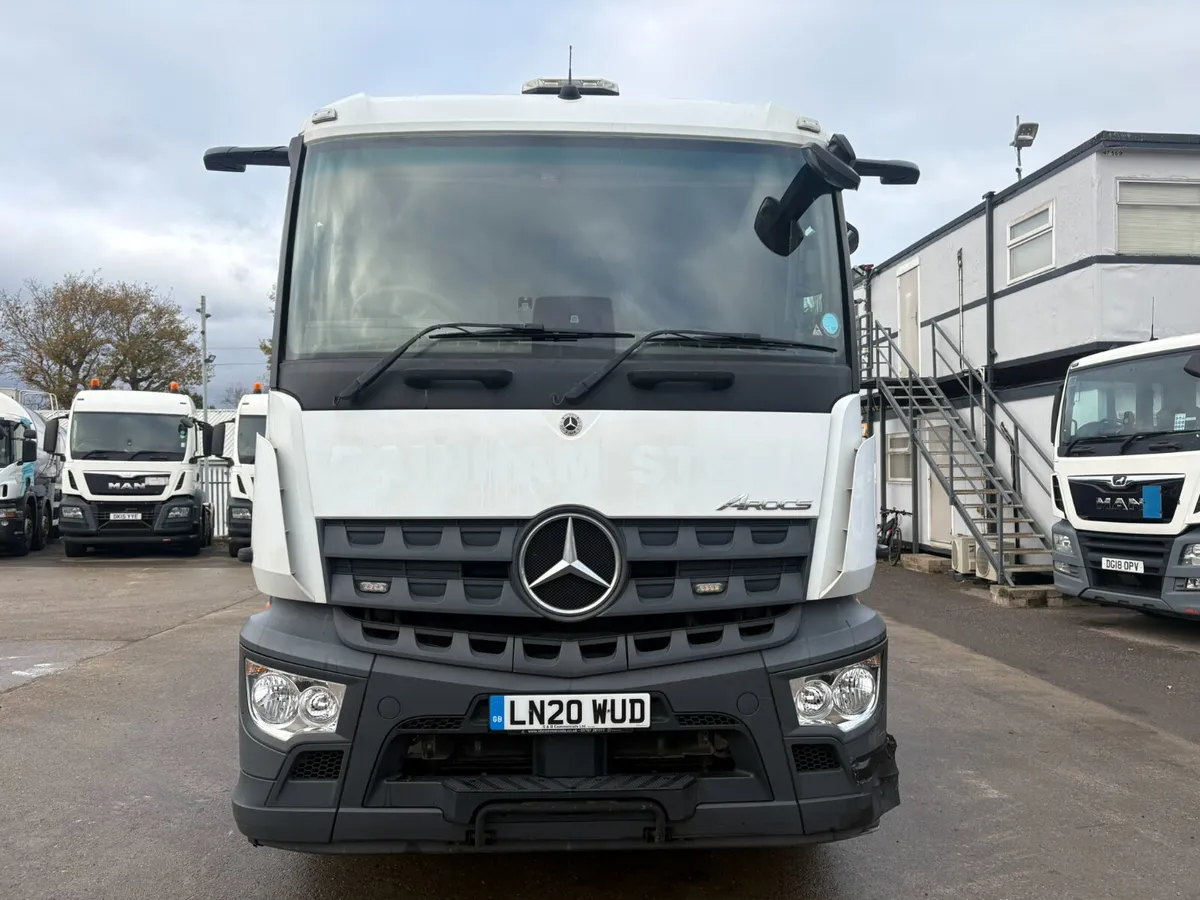 MERCEDES AROCS CRANE TRUCK - Image 3