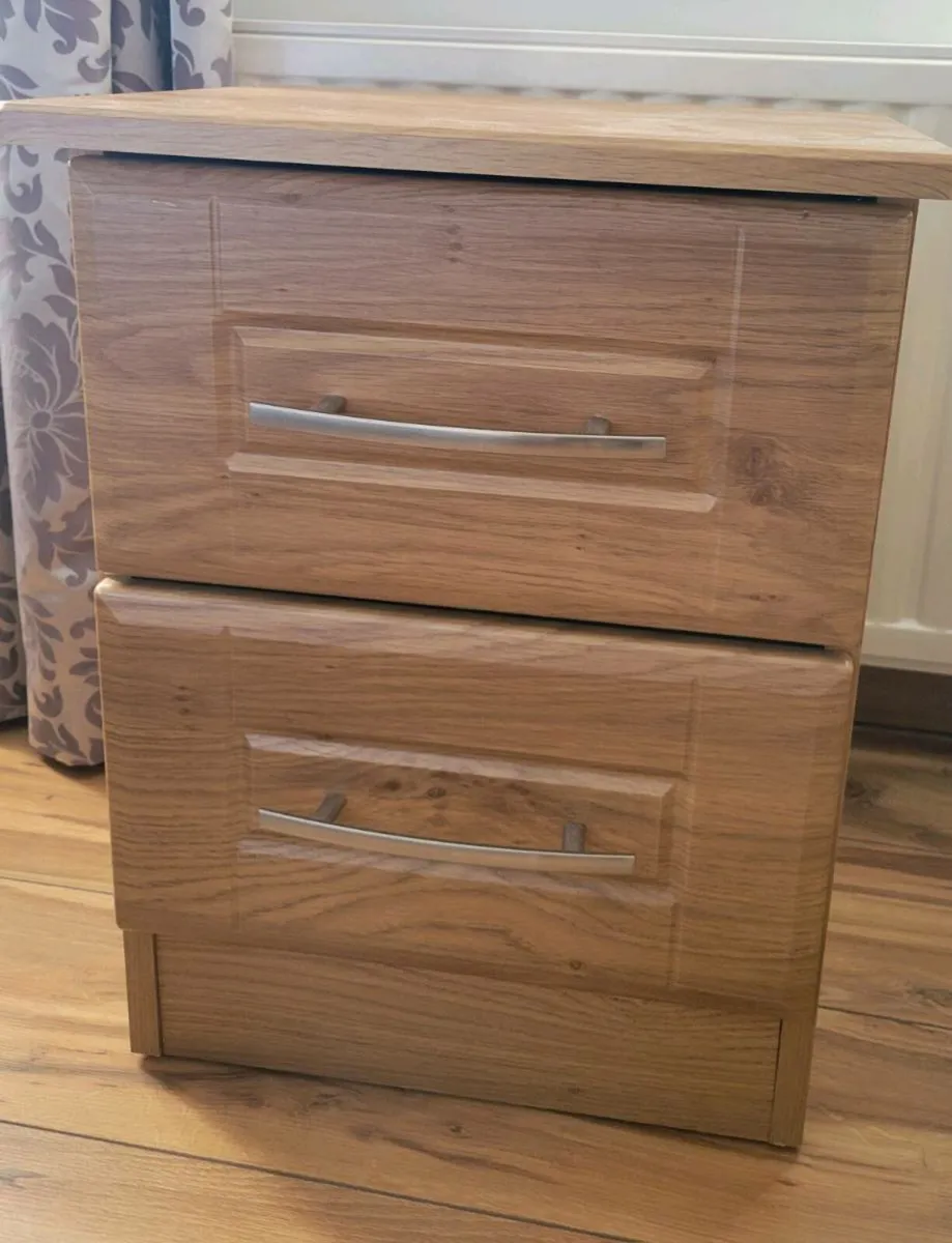 Bedroom furniture set - Image 4