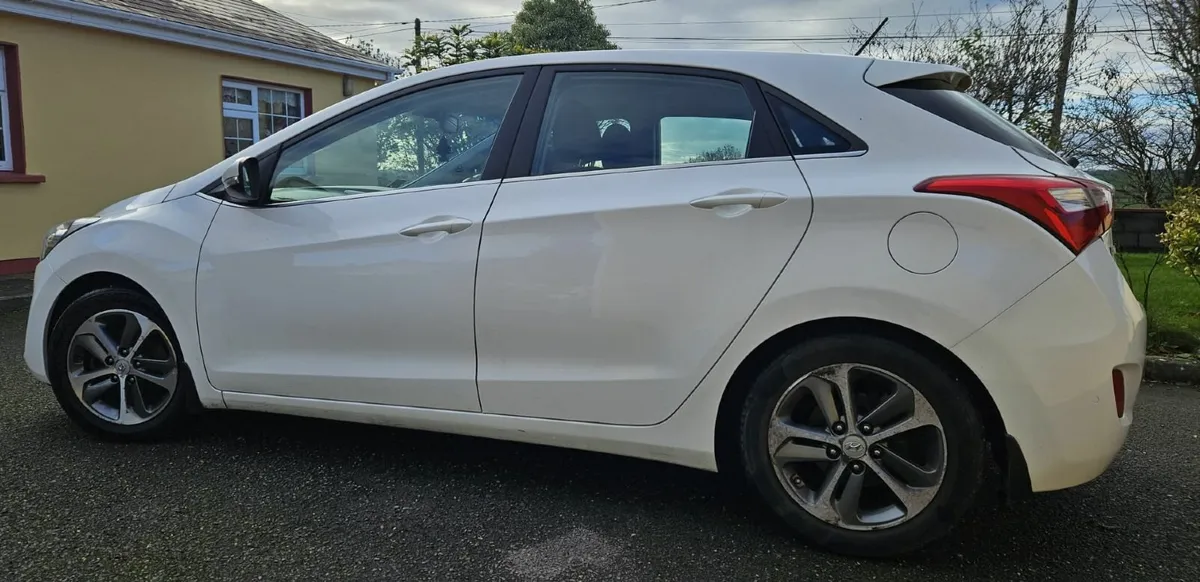 Hyundai i30 2016 **LOW MILEAGE 77K** - Image 2