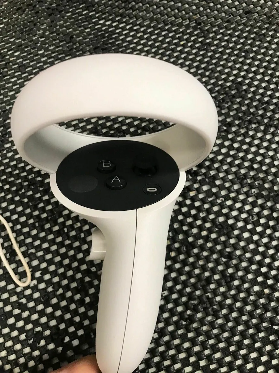 Oculus Quest 2 VR Headet - Image 3
