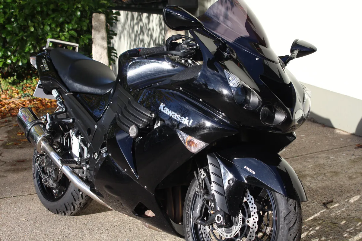 2010 Kawasaki ZZR 1400 - Image 4