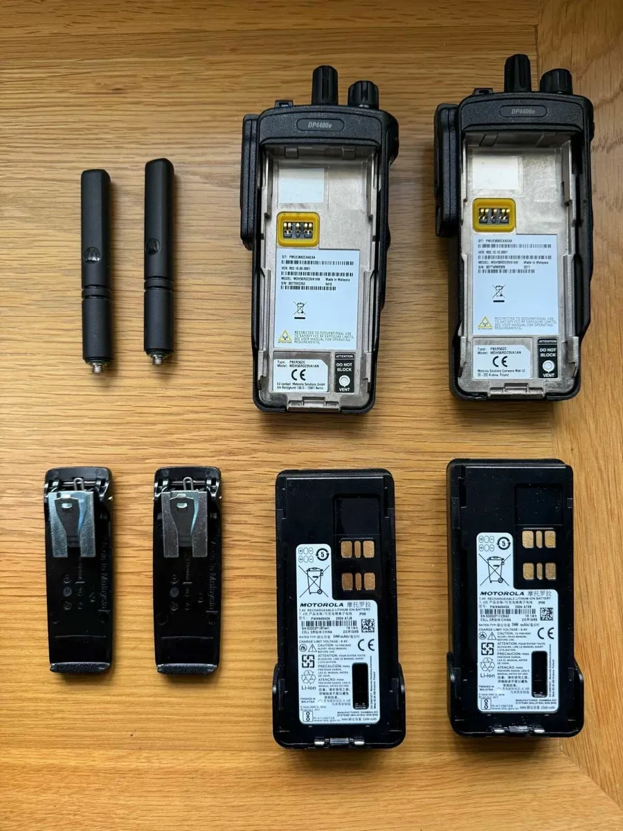 Walkie Talkie(Professional)Motorola dp4400e - Image 1