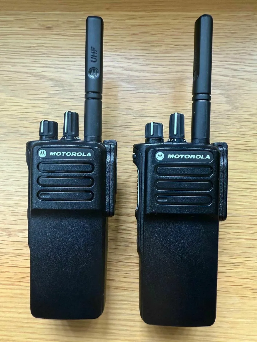 Walkie Talkie(Professional)Motorola dp4400e - Image 2