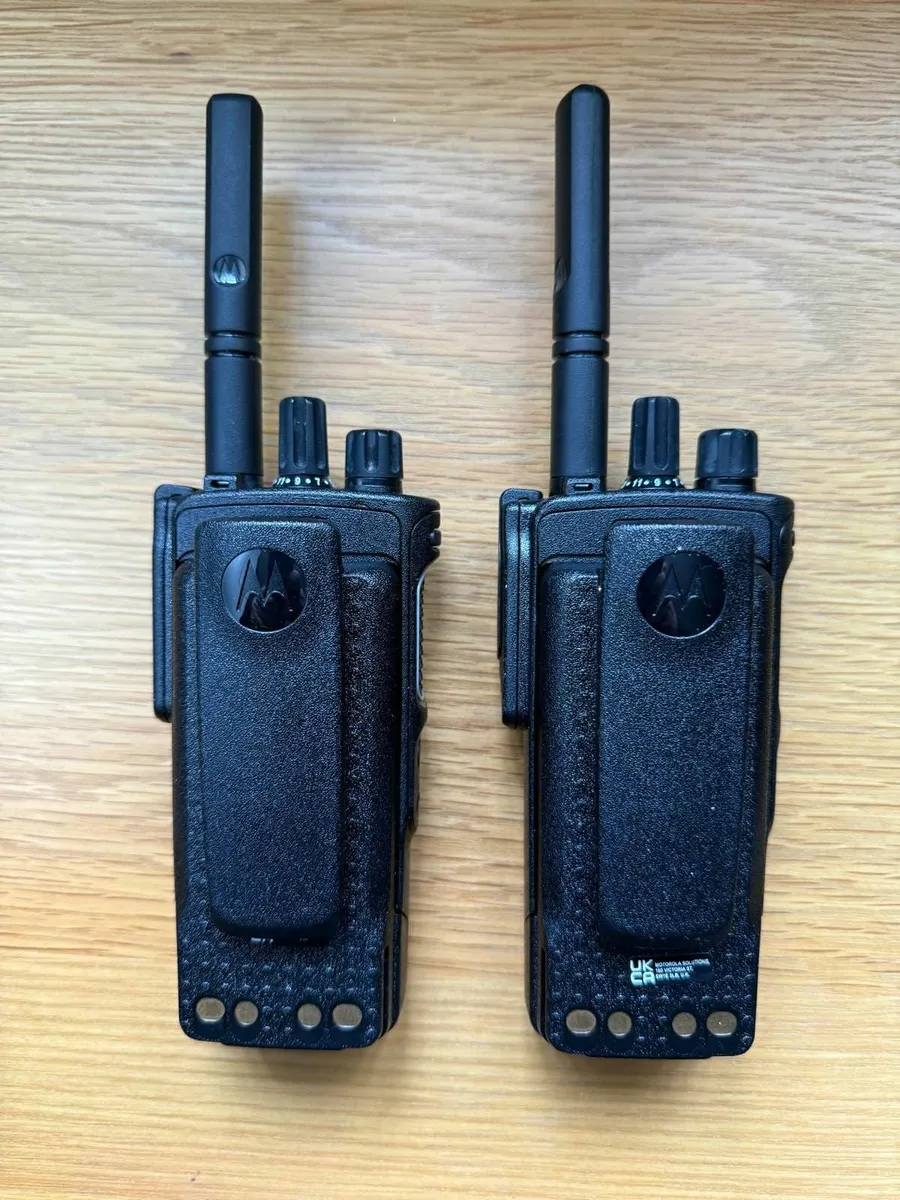 Walkie Talkie(Professional)Motorola dp4400e - Image 4
