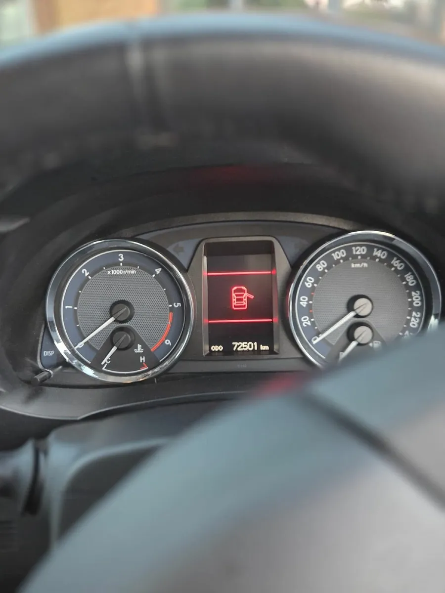 Toyota Corolla 2014 - Image 1